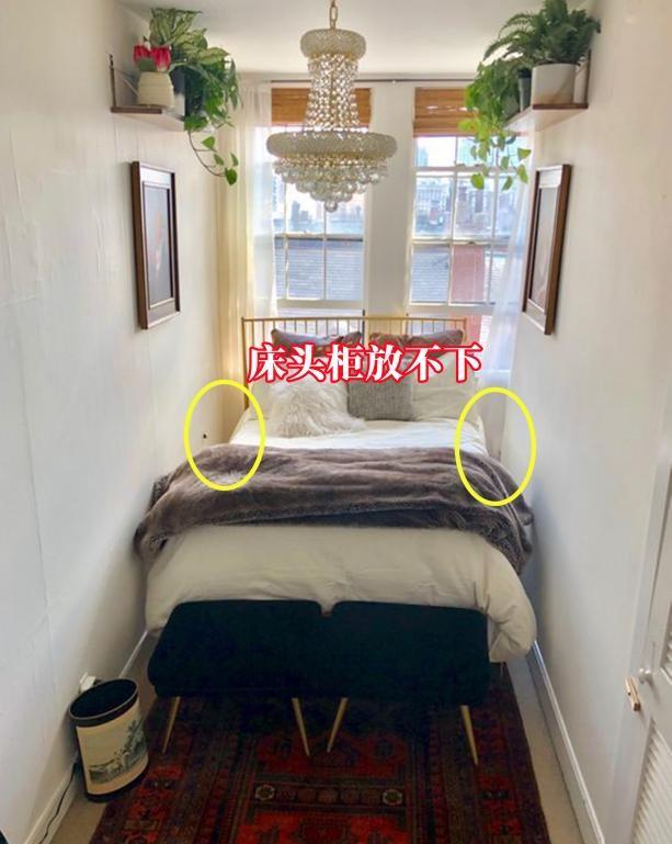 床紧贴墙,连床头柜都放不下!灵机一动挂块隔板,10cm宽用着顺手