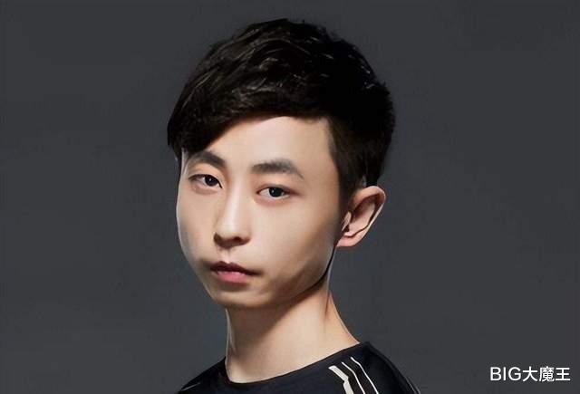 水晶哥趣事：璐璐两个大招，站在小鱼大招边缘嘲讽，结果拉胯了