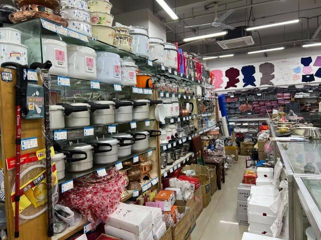 杭州|淘宝“最落伍”卖家：柜姐74岁，十年只涨1块钱