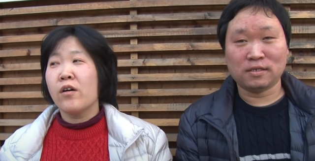 男子在脸上涂满鞋油,流浪10年,真相令人动容