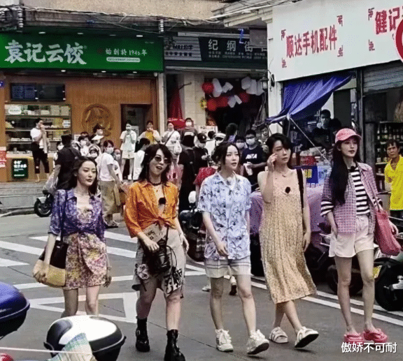 美颜|万万没想到,离开了美颜滤镜和高跟鞋的加持,这些女明星被瞬间打回原形!