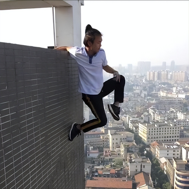 为了钱不要命的6位网红,小胖街头身亡,闻味哥步泡泡龙后尘