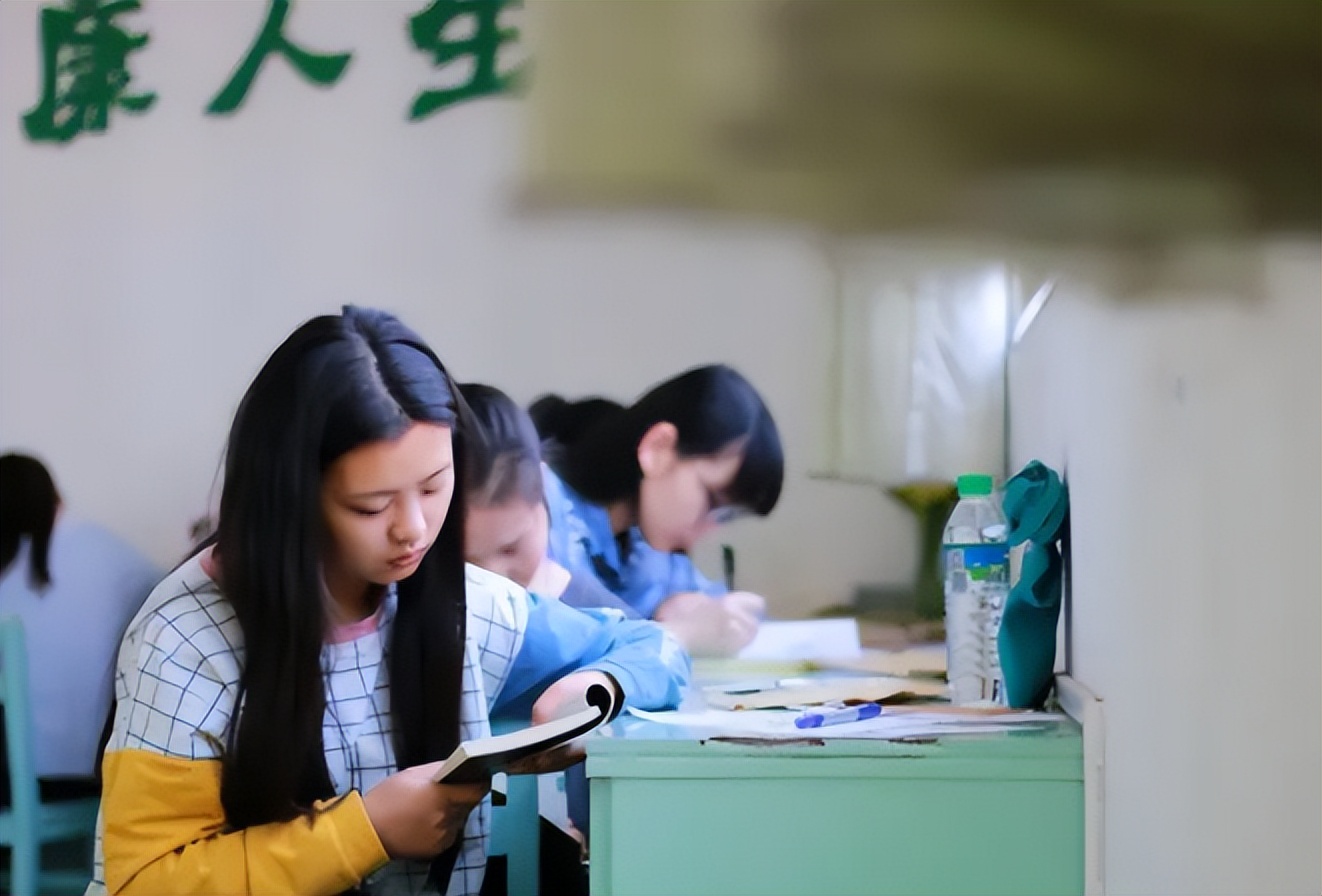 招聘|一所县城中学招聘语文教师,录取条件却让人费解,门槛这么高吗?