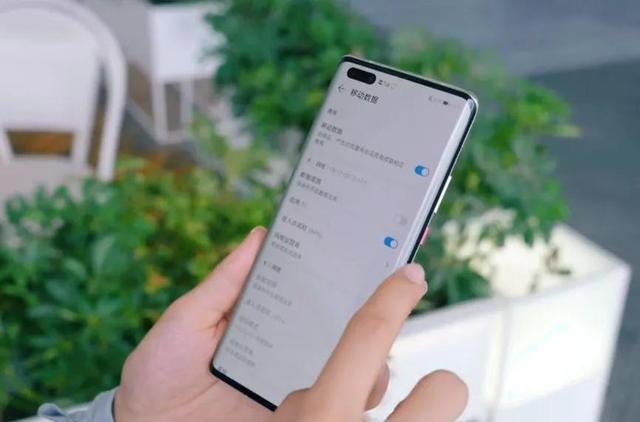 华为荣耀|买荣耀还是选小米？不吹不捧，咱就理性分析近两代手机之间的差距