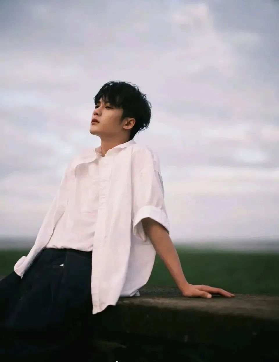 檀健次|当爱豆出道却糊到卖螺蛳粉,31岁凭新剧爆火全网:他早干嘛去了!