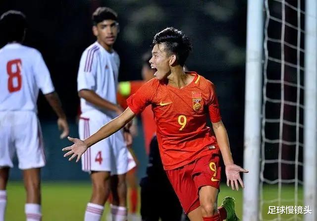韩国队|2-0！中国留洋天才爆发，助攻+秀C罗式肌肉，因乱约女球迷遭骂