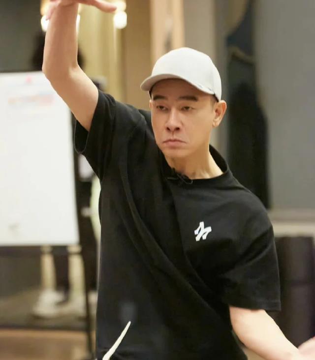 苏有朋|《披哥2》已率先拿下5个初始成团位！任贤齐苏有朋成C位候选人？