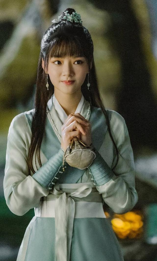 肖战|《玉骨遥》定档暑假,肖战大神官哭戏超有感染力,女主造型被吐槽