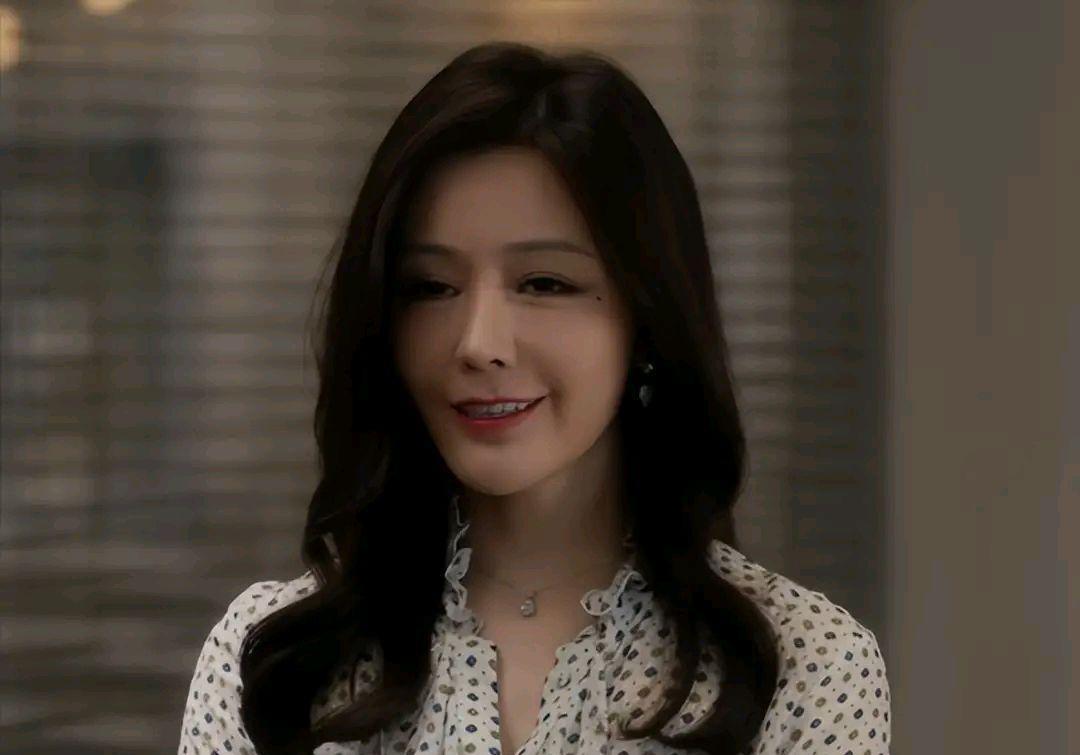 杨幂|从“嫩牛五方”到“小V脸”，杨幂的后遗症越来越明显了！