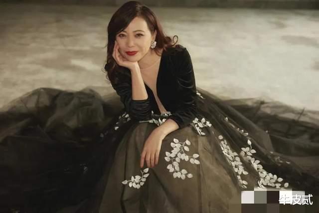 邓萃雯|邓萃雯的人生浮沉史，和她征服过的3个男人，错爱已婚男至今未婚