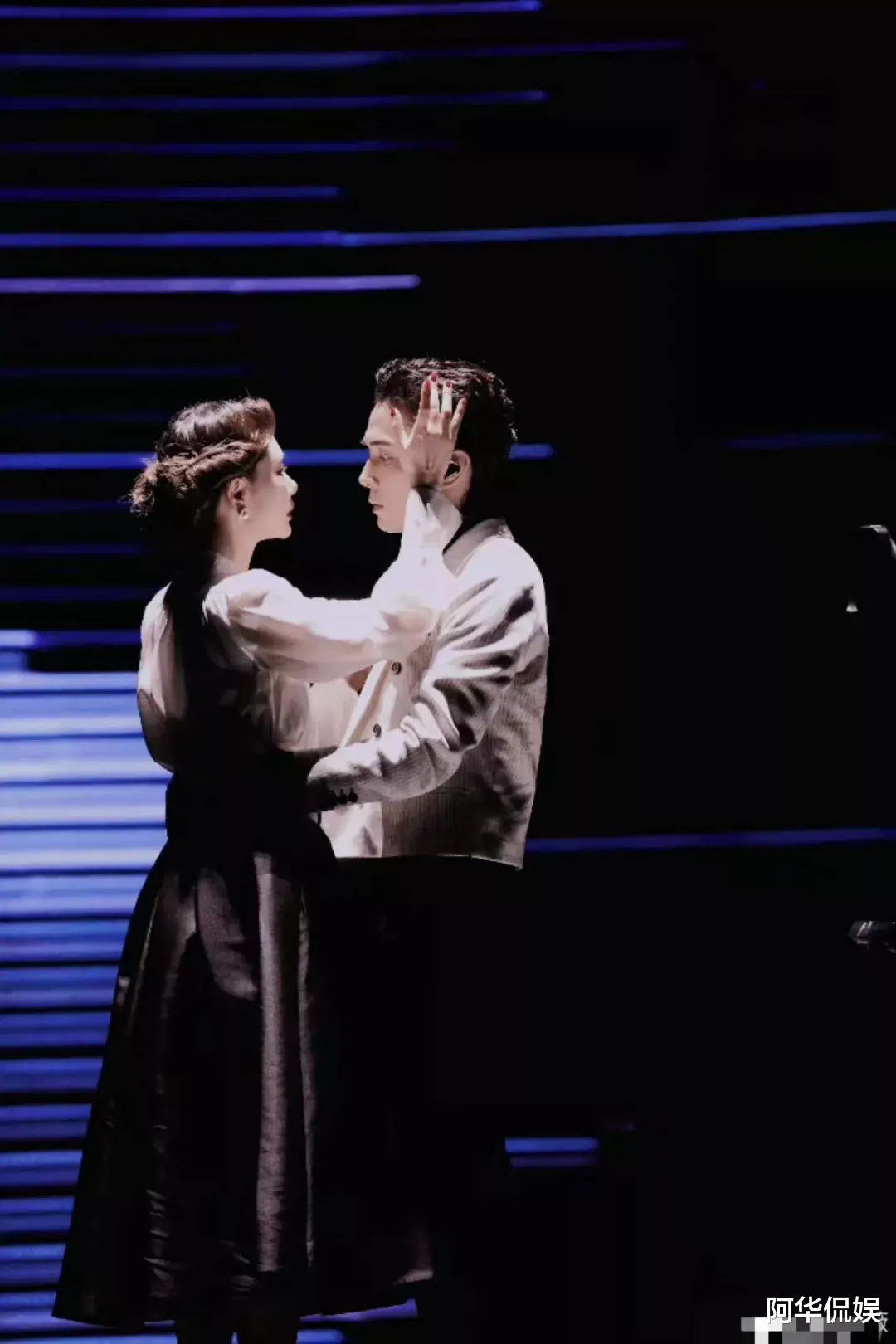 李承铉|戚薇承认形婚，嫁李承铉竟是因为王力宏？