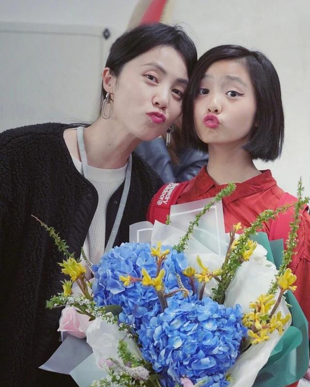 孙莉|孙莉小女儿烫发视频引热议,黄磊放养式教育再次掀起两极化评价