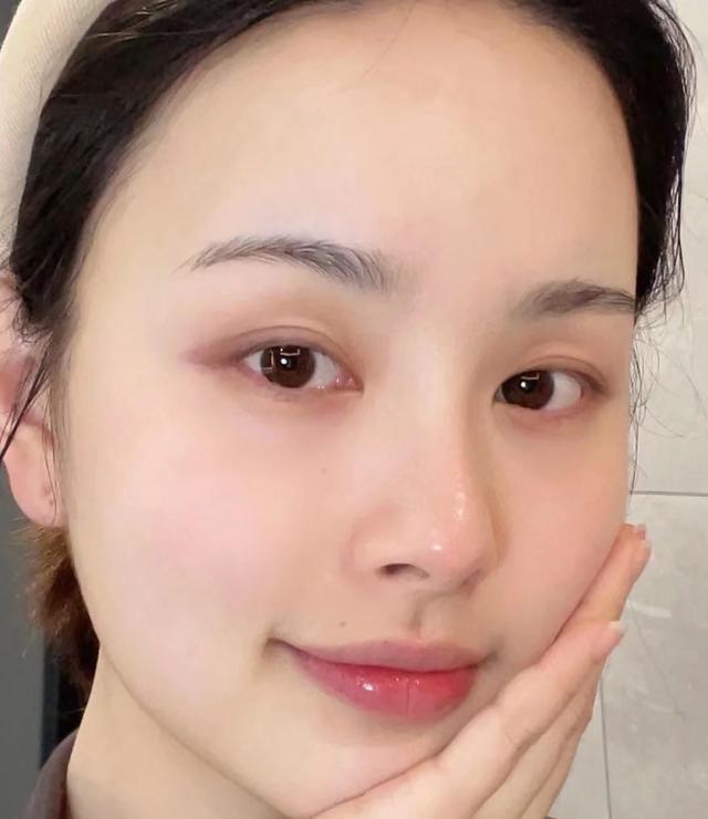 明星素颜 每天化妆和每天素颜，皮肤差距有多大？