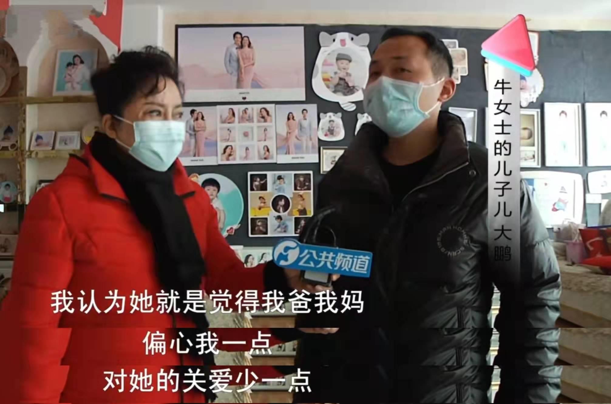 女孩辛苦打工攒下20万,被父亲拿走给儿子开店,五年后女孩崩溃