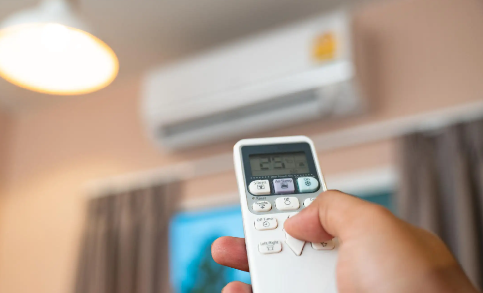 空调|空调师傅坦言:空调出风口加个“板”,提升舒适感又能节约电费!