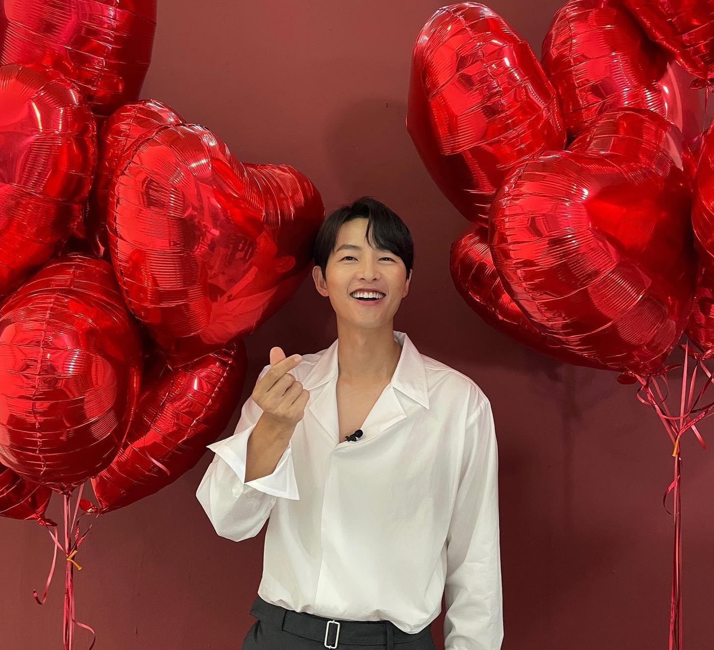 鸟叔|一起吃鱼翅!韩国男星鸟叔、宋仲基一行打卡曼谷中餐馆