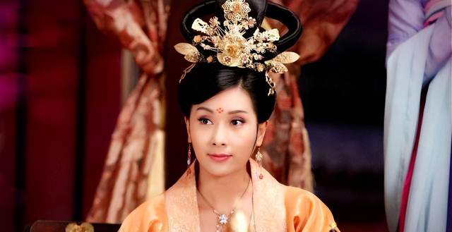 杨恭如|2002年，杨恭如“自毁前程”，她的母亲要背一半的责任