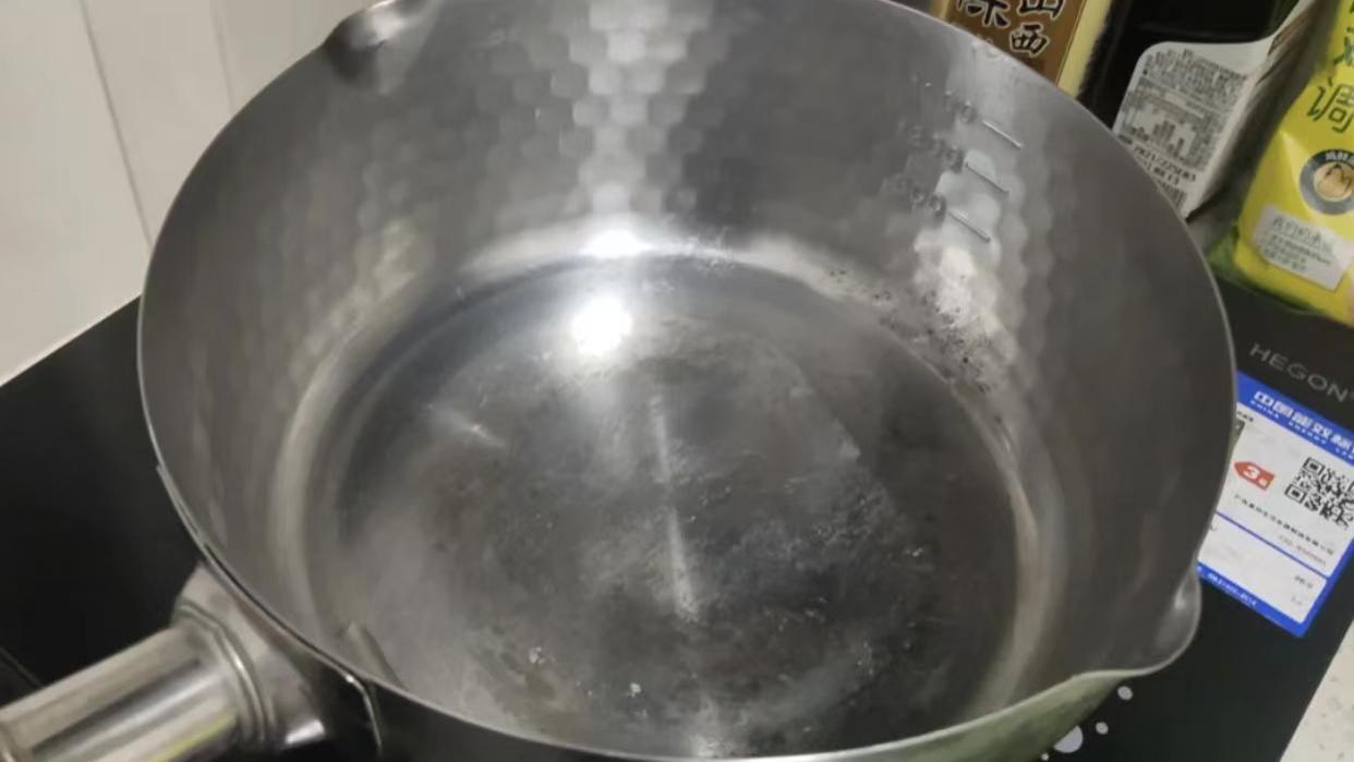 厨房中这4种“锅”没必要买，都是不值得的投入，很实在的建议！