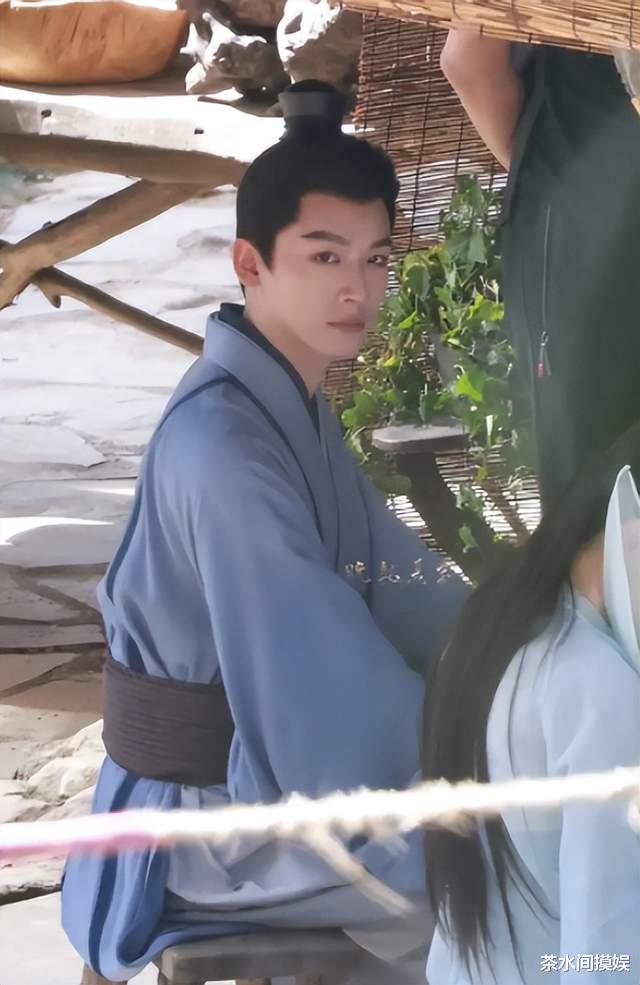 韩剧|复制粘贴抄自己,造型师糊弄摆烂,国产古装剧能好看到哪儿去呢