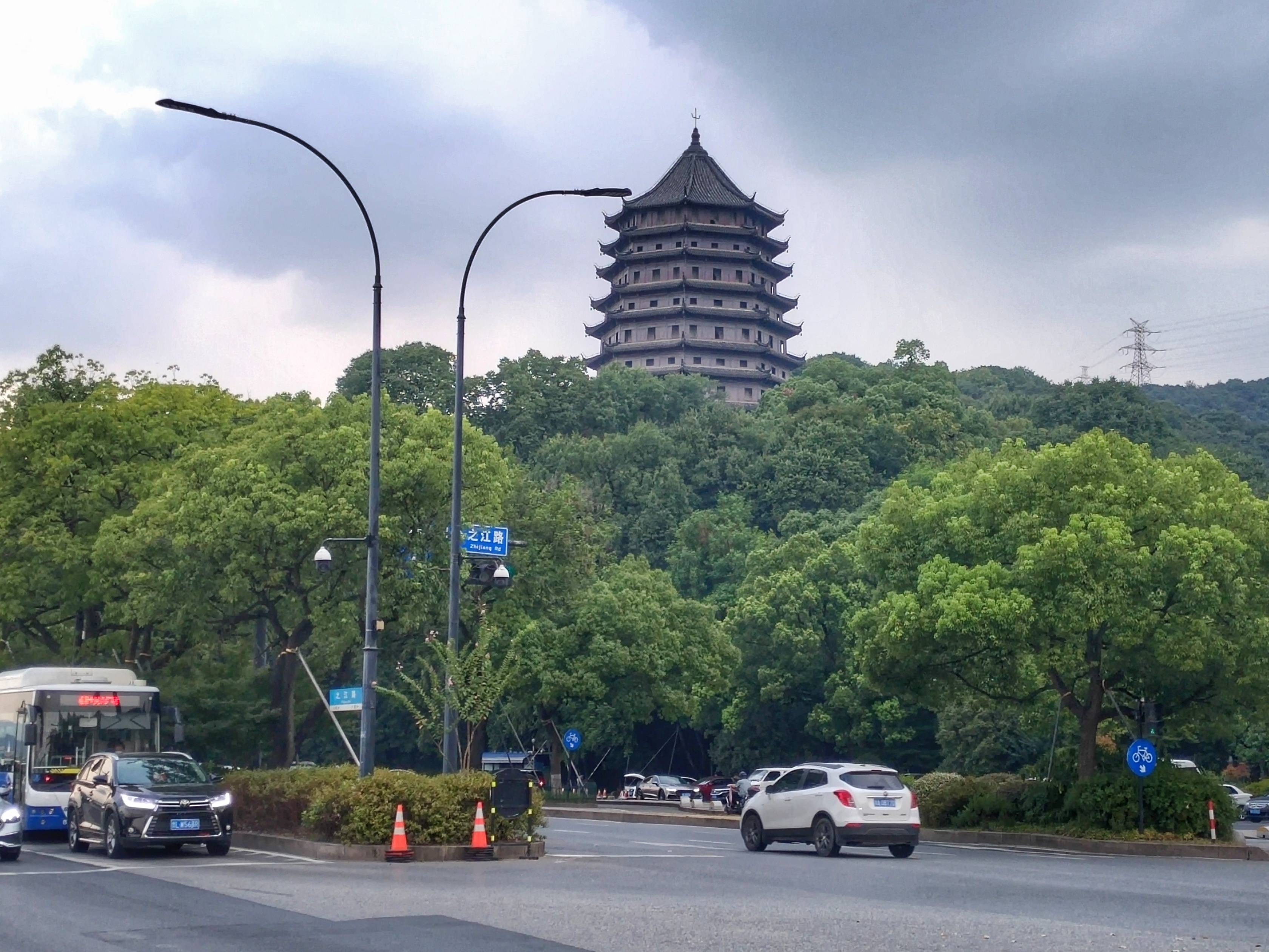 钱塘江|千年古塔杭州地标，钱塘江边的最佳观景点，梁思成丈量过每根斗拱