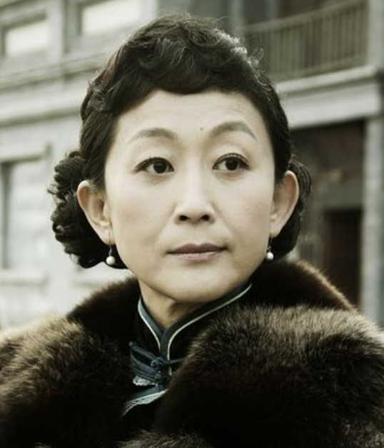 杨迪|10位“眉心长痣”的演员，有的凶有的美有的心机重，命运却各不相同