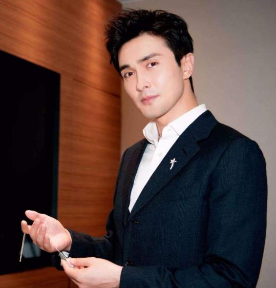 参观高伟光生活中的家,装修细节都透露着奢华,不愧是霸道总裁