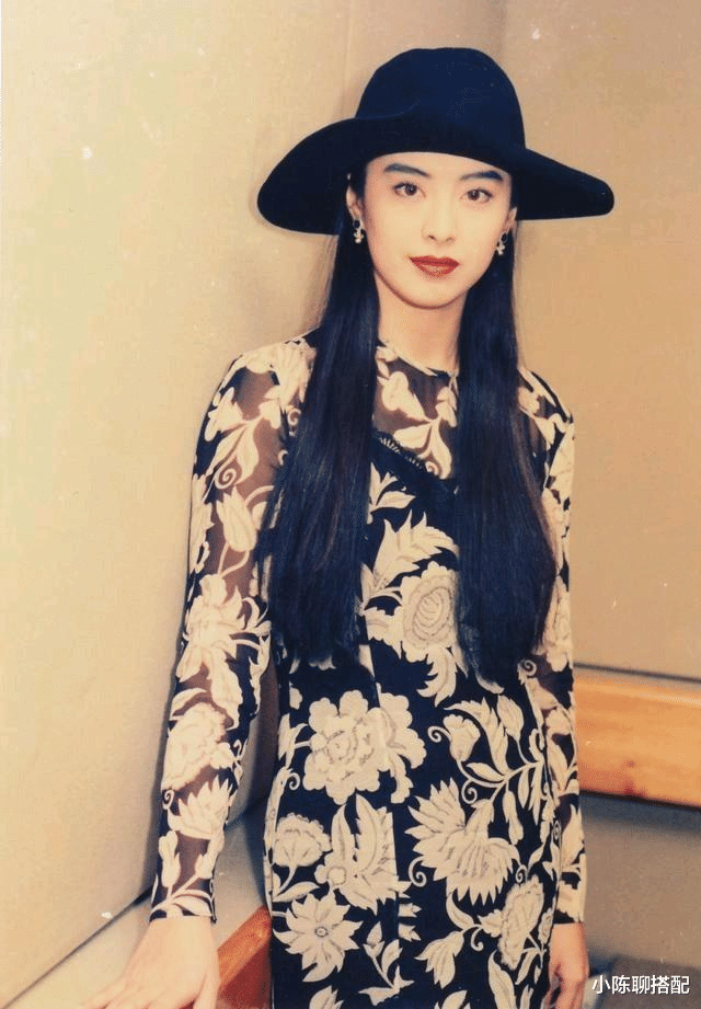 穿衣搭配 真正贵气的女人，穿衣打扮都有这4个“特征”，靠钱堆不出来