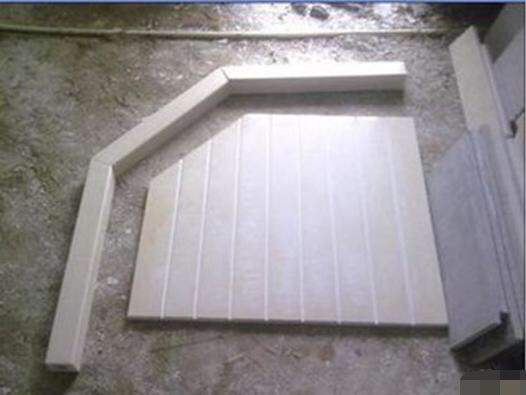 隔壁家淋浴房做了拉槽设计，排水速度比原来快10倍，我立马效仿了