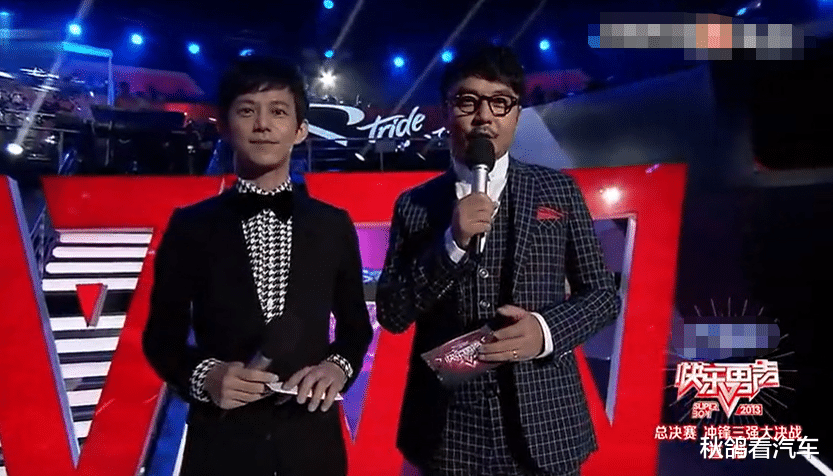 海清|下跪示爱、脱鞋颁奖、当众撕X, 她的老底都被人挖出来了?!