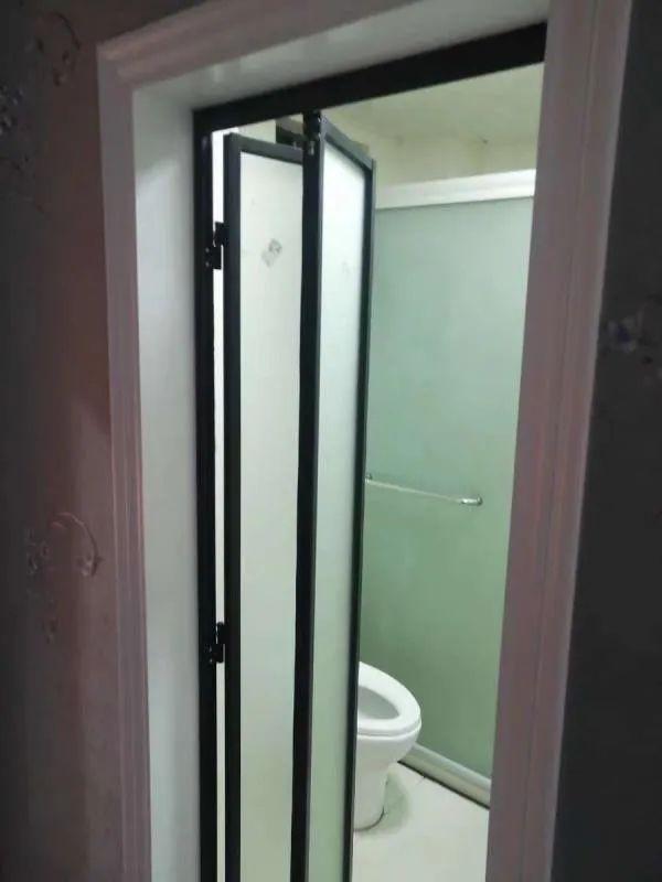 卫生间门用磨砂玻璃?洗澡一湿水就透明了