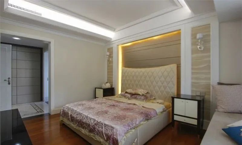 我家203㎡大平层,全屋70万装修大气极了,衣帽间老婆最爱,晒晒