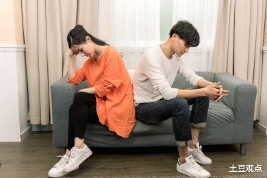 00后女生自拍床上视频要挟六旬情人,绝情老人报警,被判三年