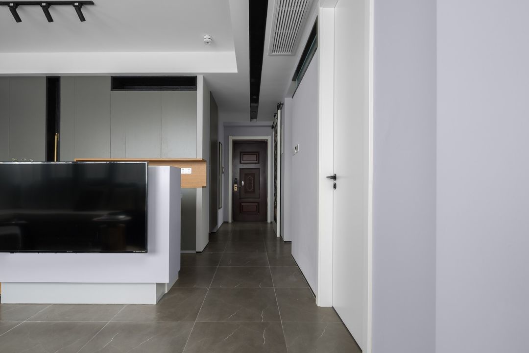 不买沙发,舍弃餐桌,阳台打一排矮柜,一进客厅被惊艳了