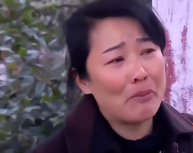 儿子长得像学校男老师,父亲怀疑13年,做完亲子鉴定后妻子哭了
