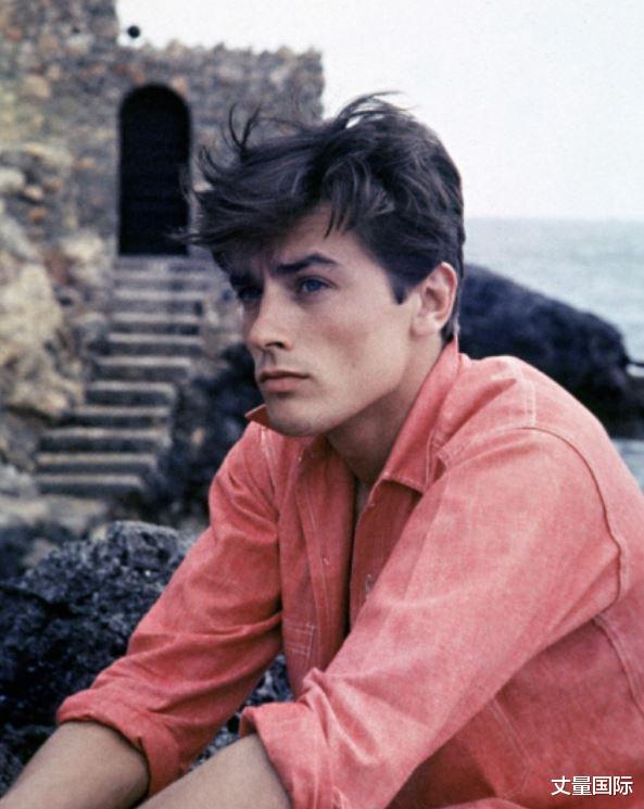 刘晓庆|阿兰德龙当年被封为法国第一美男,28岁儿子神传承帅基因不输老爸