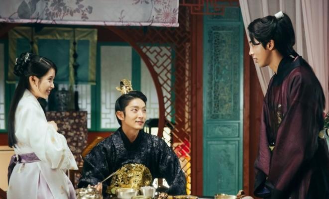 刘诗诗|11年前的古言剧仍不过时,刘诗诗演活了若曦,韩版iu演技一言难尽