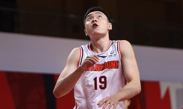 广东男篮|广东队三消息：徐杰赵睿合同被爆，马力克被淘汰，外援锁定高登