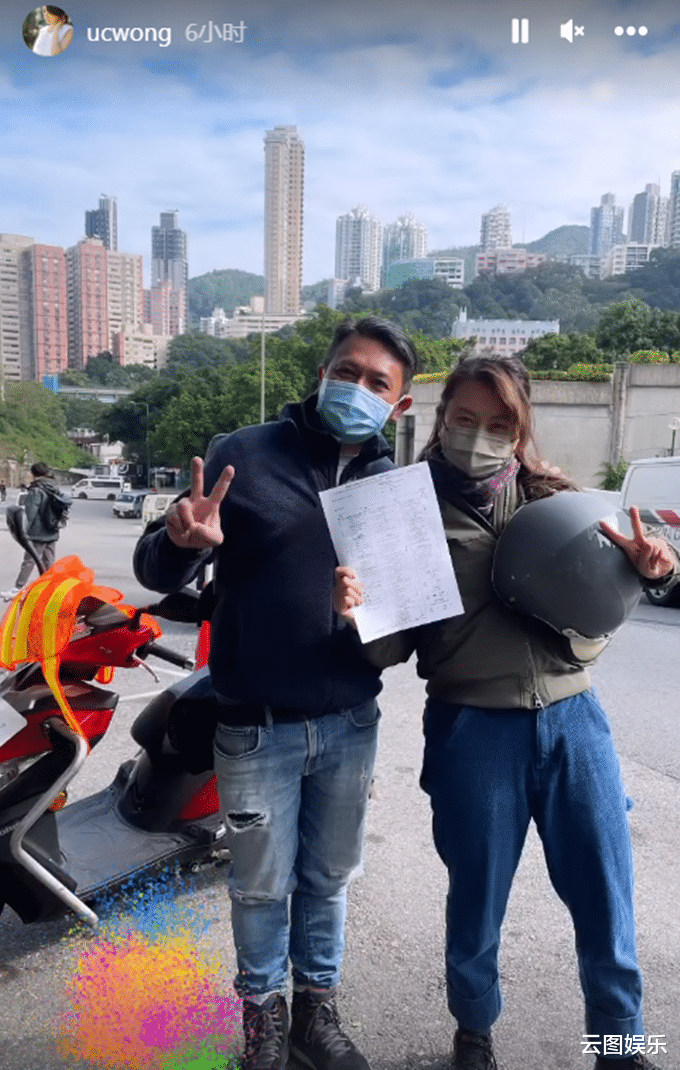 黄霑|黄霑女儿现身考摩托驾照,46岁打扮朴素,未继承父亲遗产自力更生