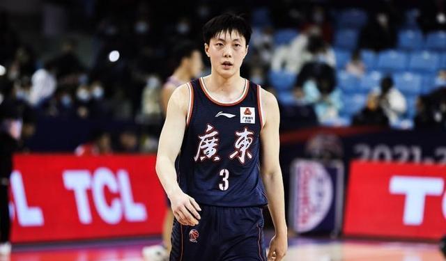汤杰|汤杰秀“速度与激情”，点燃广东替补席，胡明轩一点面子也不给！