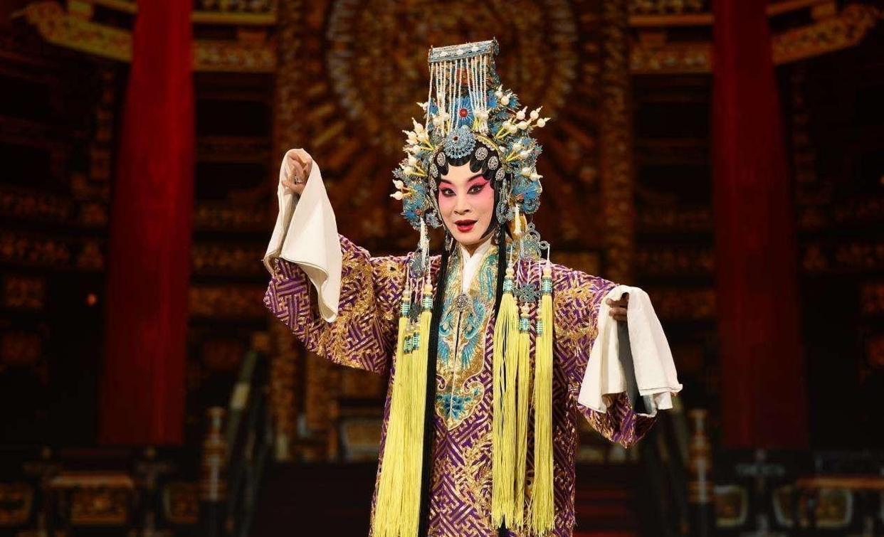 京剧|京剧演员王蓉蓉不适合武则天这个角色,就像迟小秋不适合柯湘一样