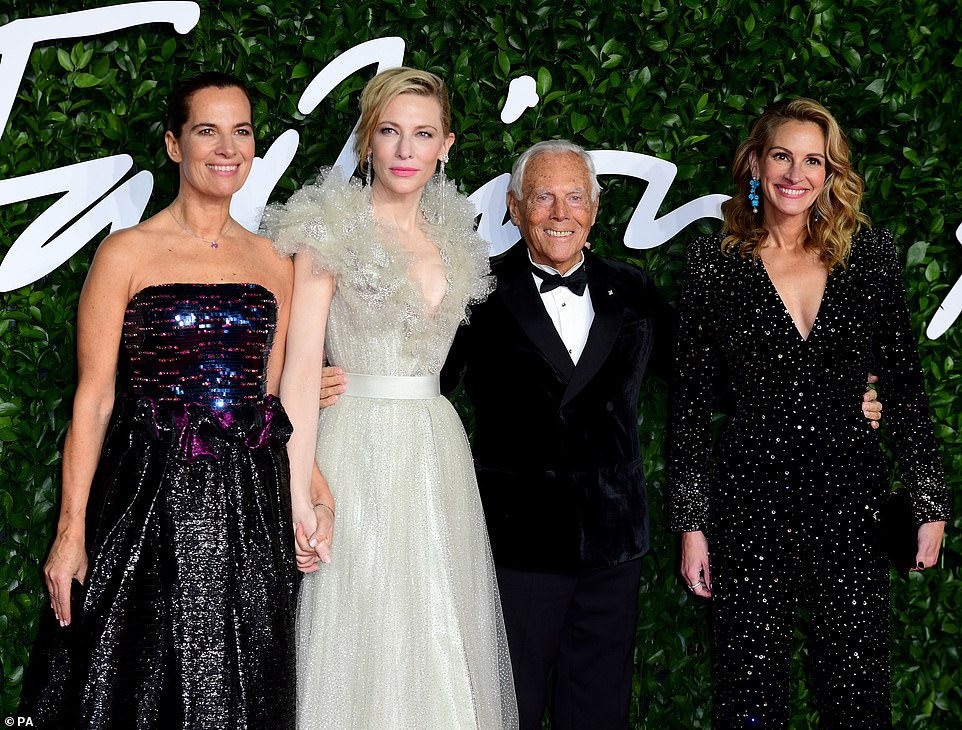 李宇春|李宇春老少女风格影楼风亮相2019英国时装大奖,造型师直接下线吧