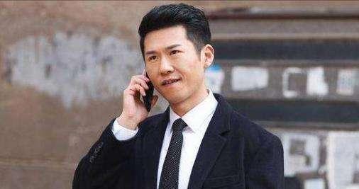 王骁|星二代王骁独闯娱乐圈，做配角15年，今居家照顾伤病母亲？