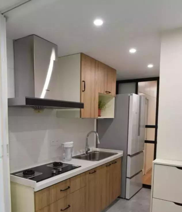 老公坚持给厕所装“两个门”,次卧床设1.2米高,完工才知睿智!