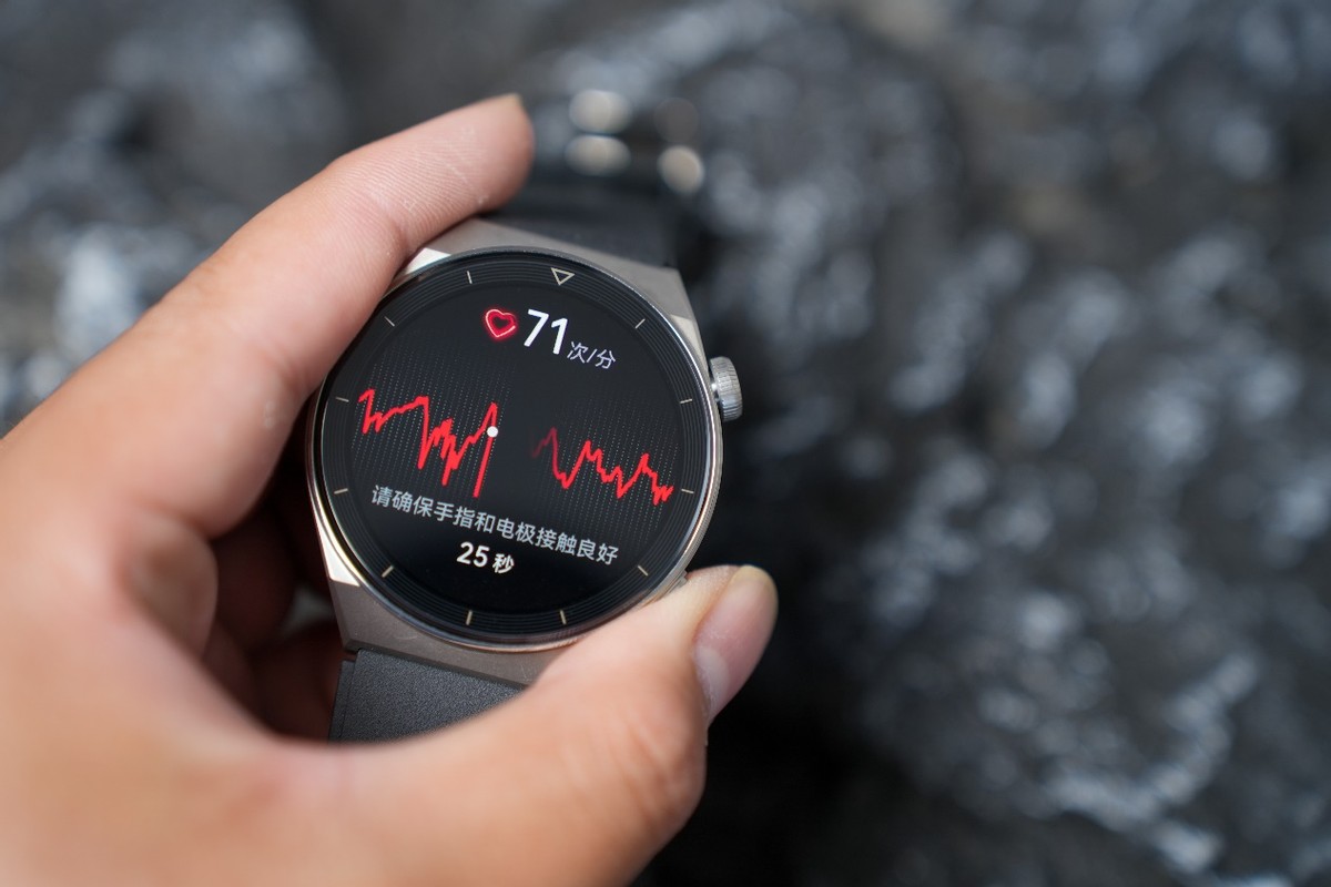 Mini LED|华为WATCH GT 3 Pro首发上手，和华为WATCH3该选哪个？