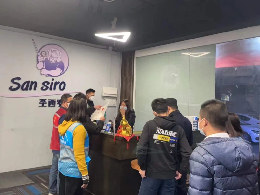 汕尾城区新港街道开展整治行动,查获走私红油1吨!
