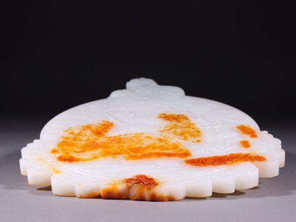 |清 和田玉籽料雕双狮诗文玉屏。