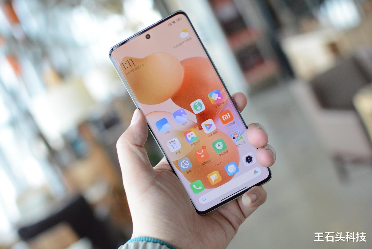 小米科技|小米“高颜值”手机,机身厚度不足7mm,如今已大幅降价!