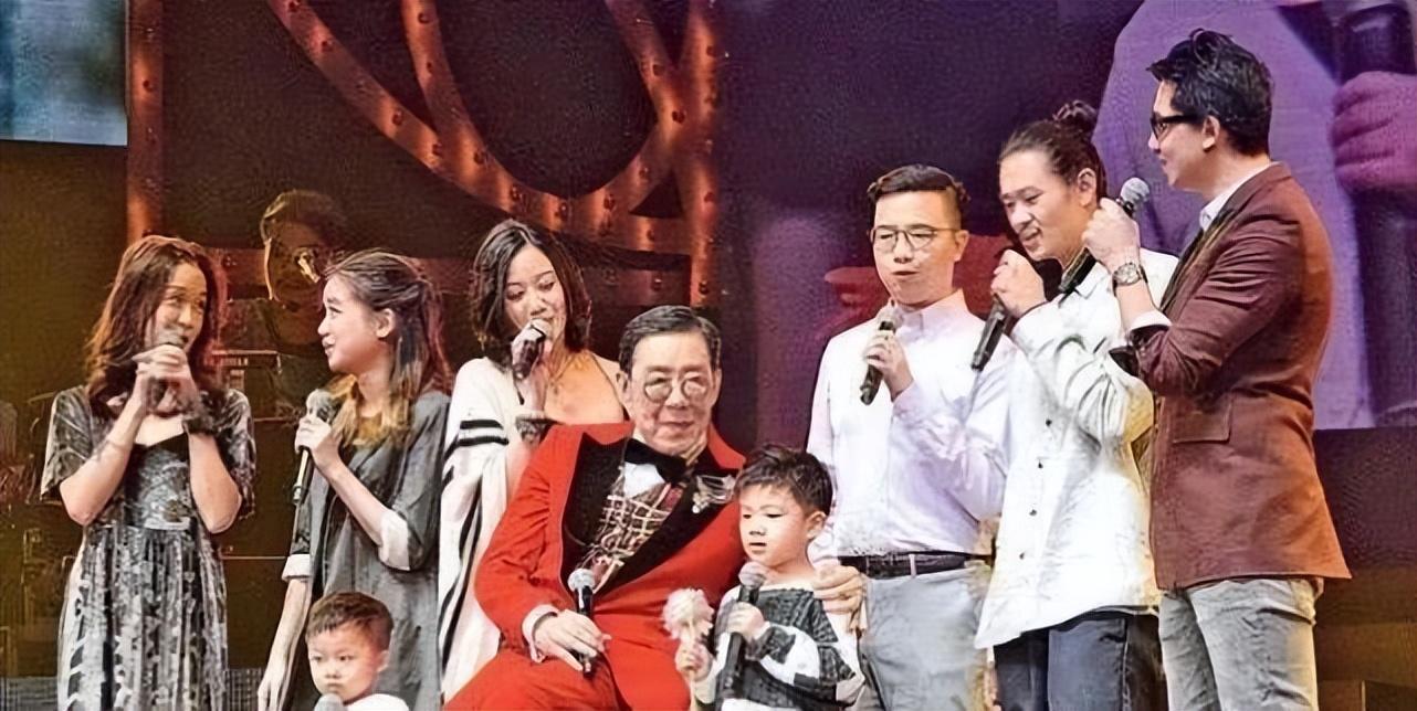 胡枫|90岁TVB戏骨红馆开唱!神采奕奕精神好,张学友惊喜现身当众下跪