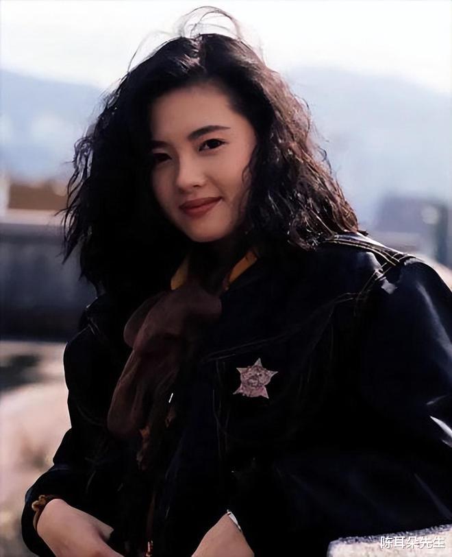 李丽珍|李丽珍：邓光荣接了别人几十拳也不还手，刘德华却在室内跳舞