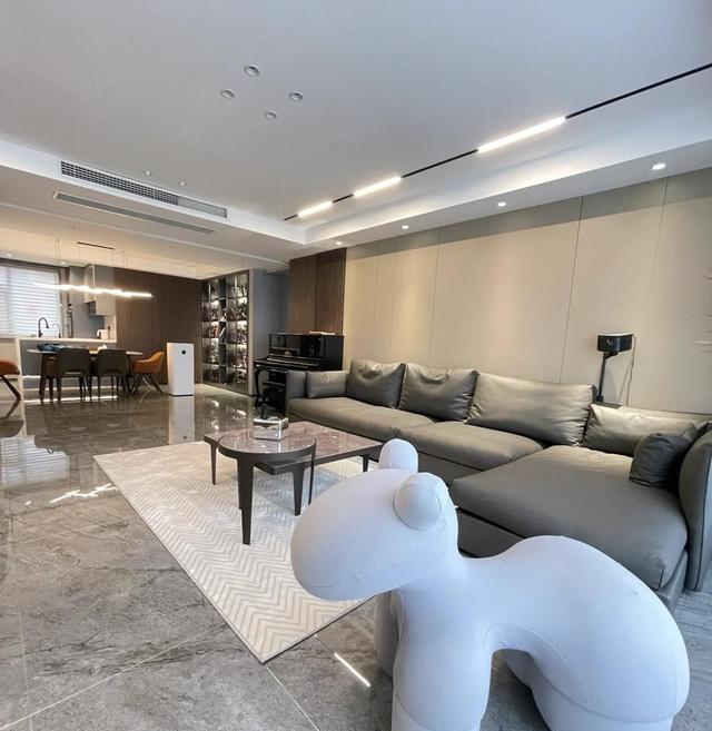 第三套房子装修,客厅采取了5不装,真的很实用,越住越舒服